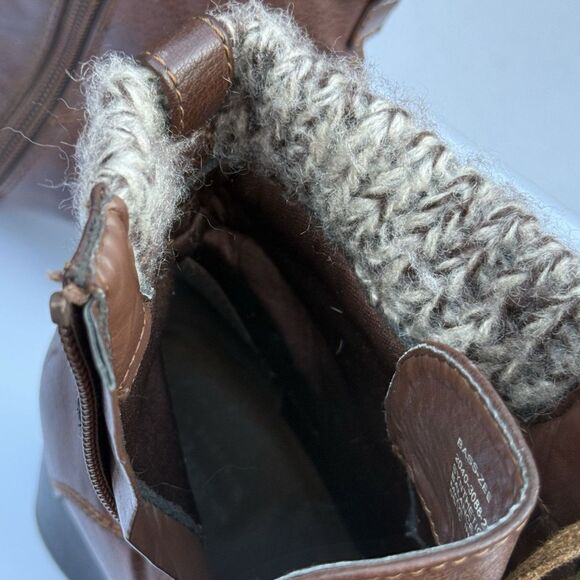 GH Bass Zee Brown Faux Leather Ankle Lace Up Boots Size 9 M  Zip Chunky Heel - Picture 6 of 8